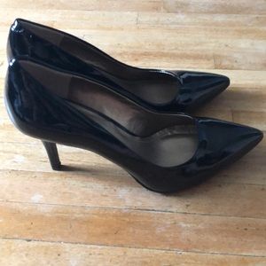 NWOT BCBG black heels